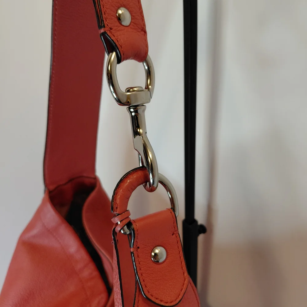 Coach Avery Pebbled Leather Hobo Shoulder Bag Sienna - Picture 13 of 16